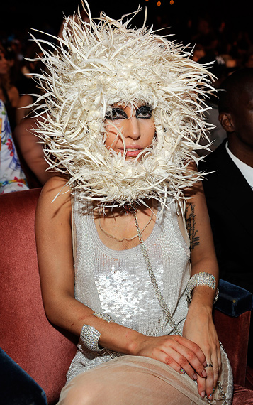 09.14.09 Lady Gaga and Fashion – VMA night